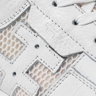 Road Runner Blanco White